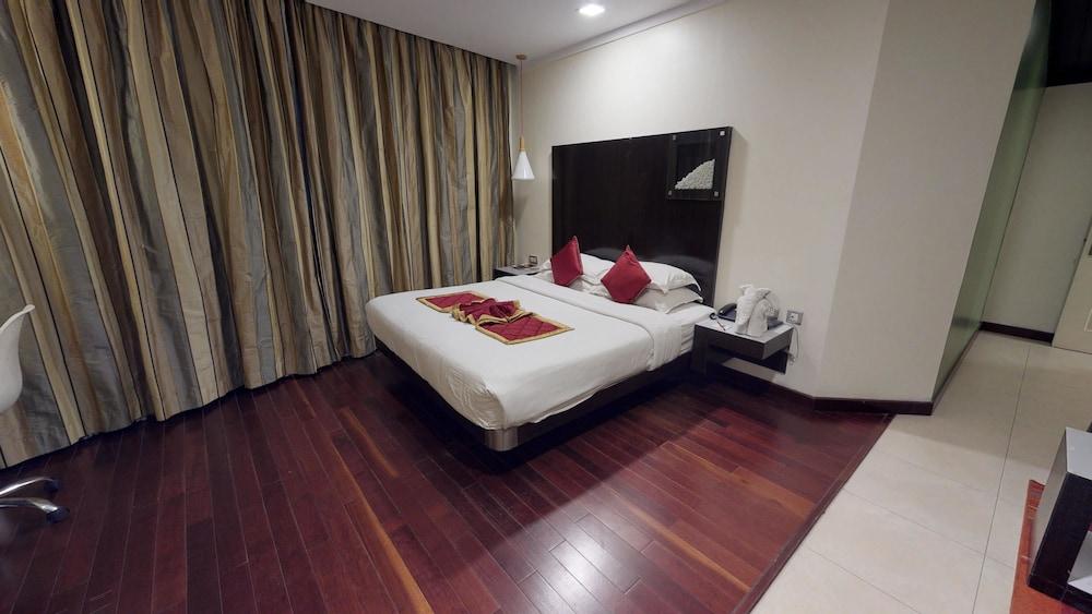 37Th Crescent Hotel Bengaluru Exterior foto